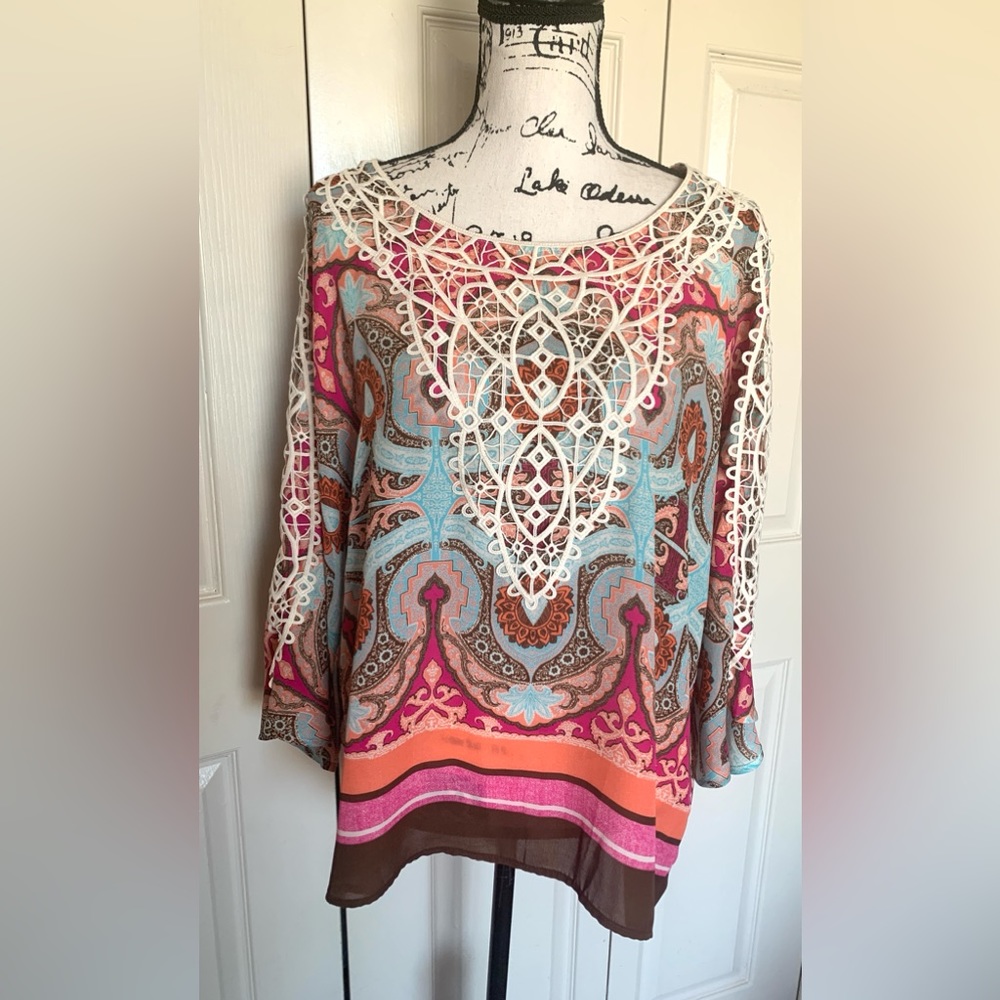 Chico’s Boho with Lace Overlay Lightweight Tunic